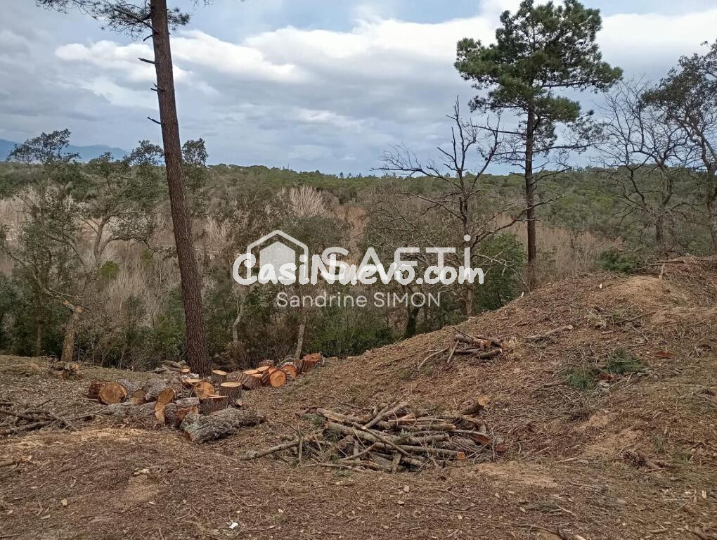 TERRENO CON PRECIOSAS VISTAS !!