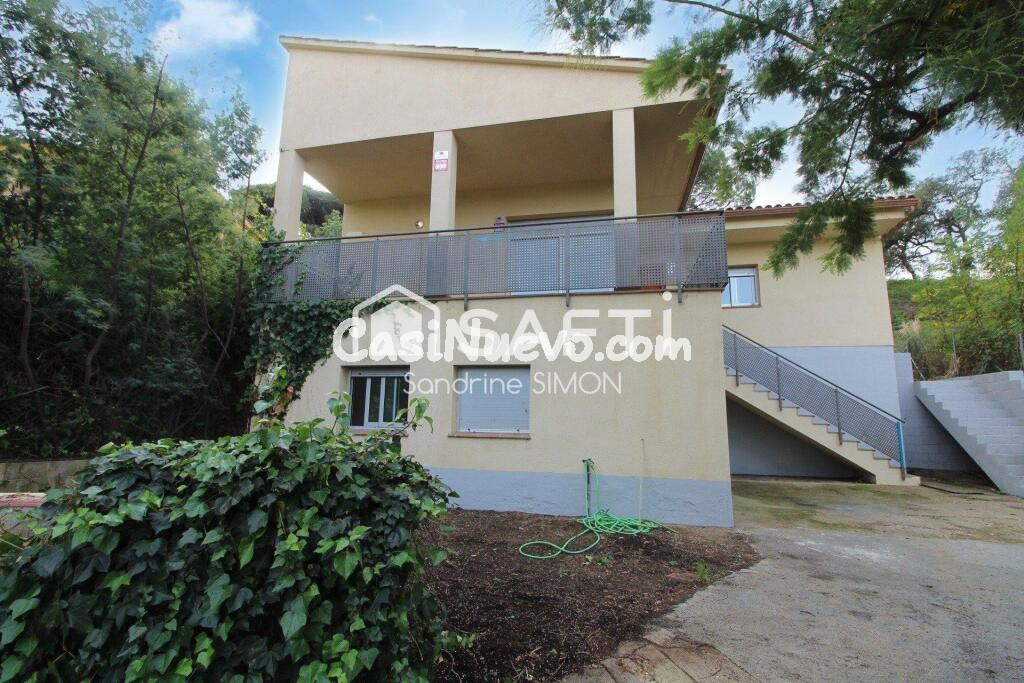 Casa luminosa con vistas a la montaña