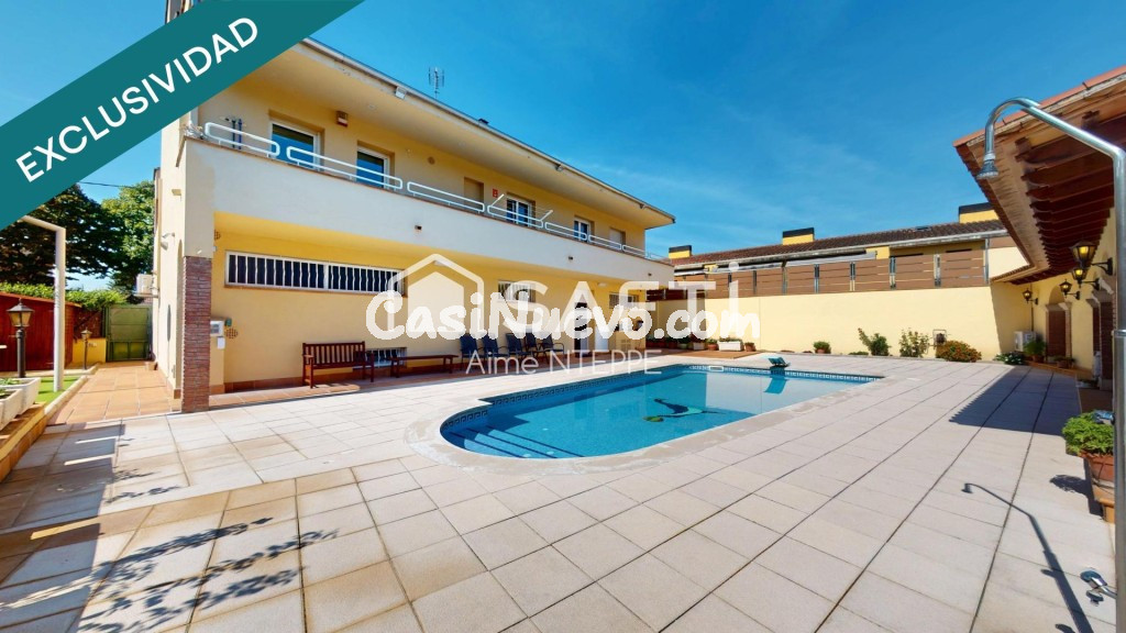 EXCLUSIVO CHALET - VISTAS PANORAMICAS - EXCEPCIONAL ESPACIO EXTERIOR