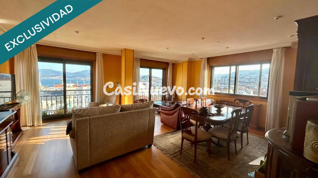Piso exclusivo de 240m2 construidos y 179m2 útiles en una sola vivienda por planta y espectaculares vistas a la ría de Vigo.