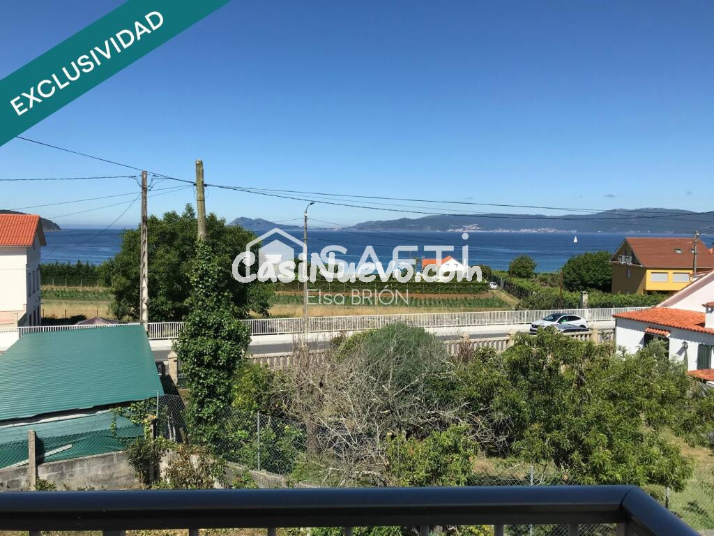 Tres viviendas, una sola oportunidad, propiedad exclusiva con vistas al mar en Portosin