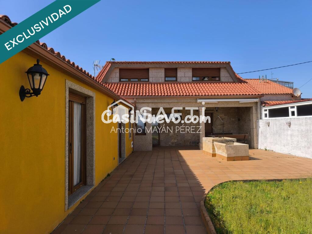 CASA EN VENTA EN PRIMERA LINEA DE PLAYA EN RIBEIRA