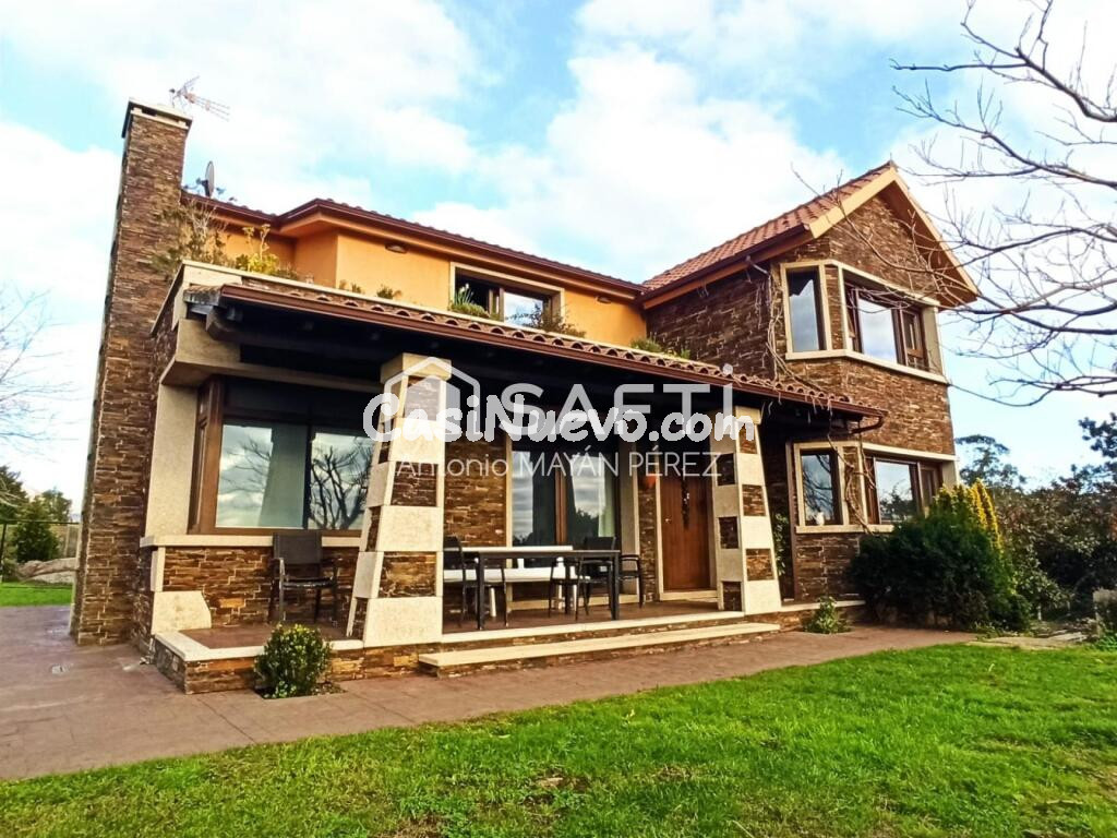 CASA CHALET CON TERRENO EN BRETAL ( RIBEIRA )