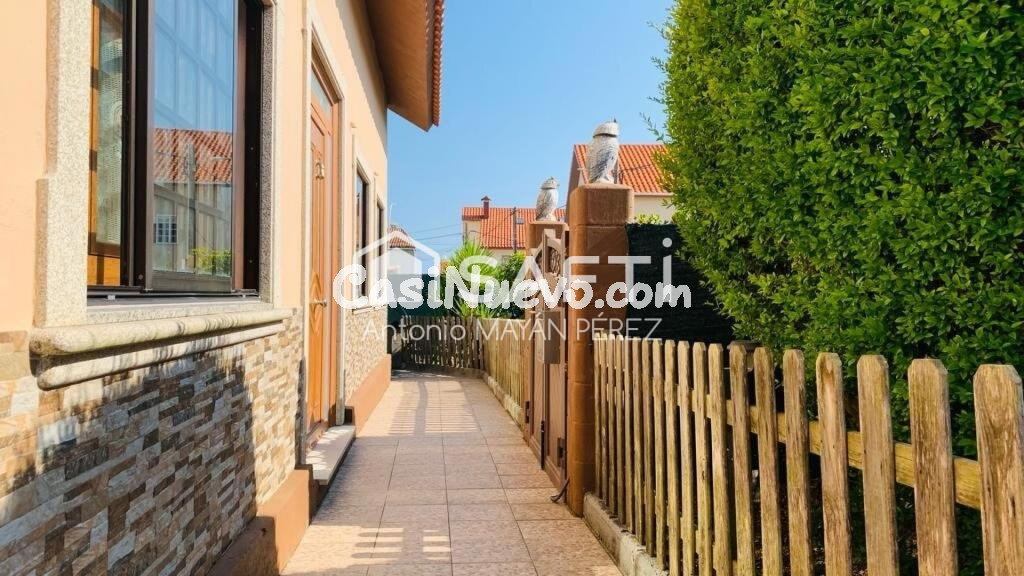 CASA EN VENTA EN AREEIROS - CASTIÑEIRAS - RIBEIRA