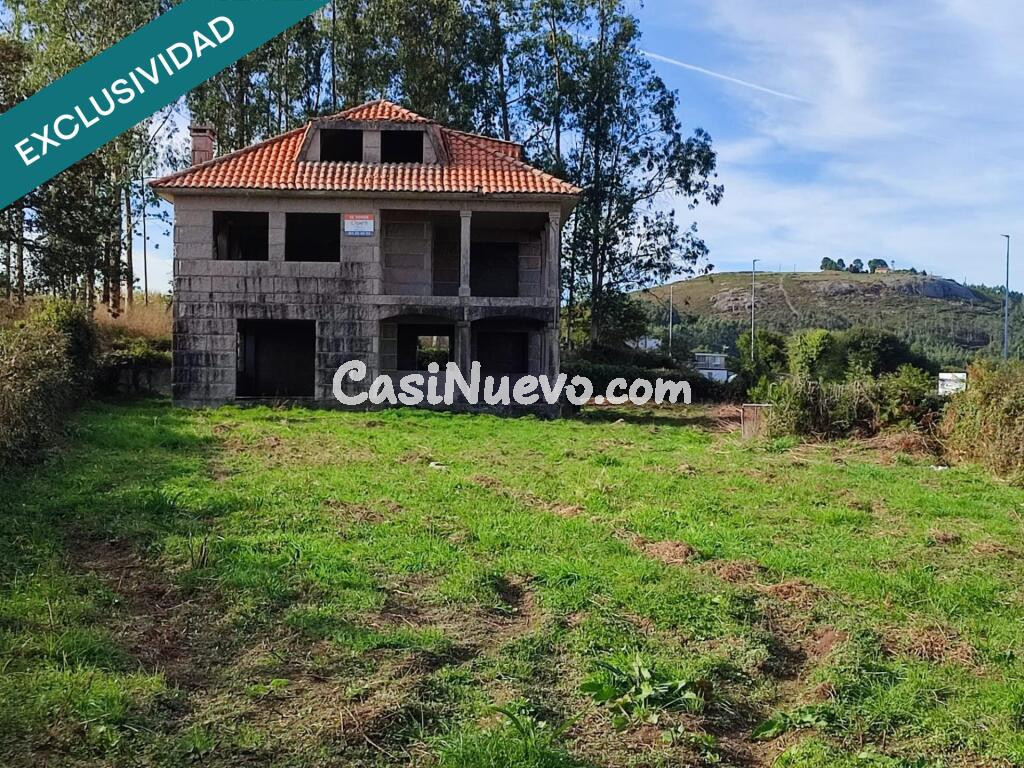 Casa de piedra 362 m² útiles distribuidos en planta baja, primera planta y bajo cubierta + 1 312m² de parcela.