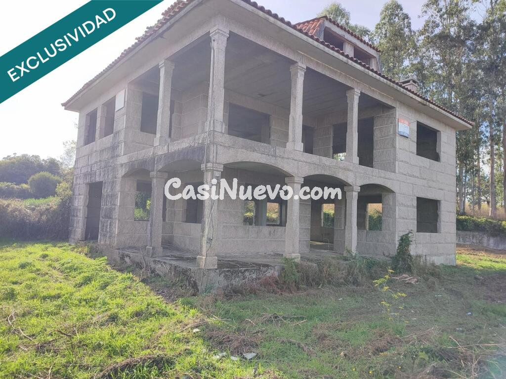 Casa de piedra 362 m² útiles distribuidos en planta baja, primera planta y bajo cubierta + 1 312m² de parcela.