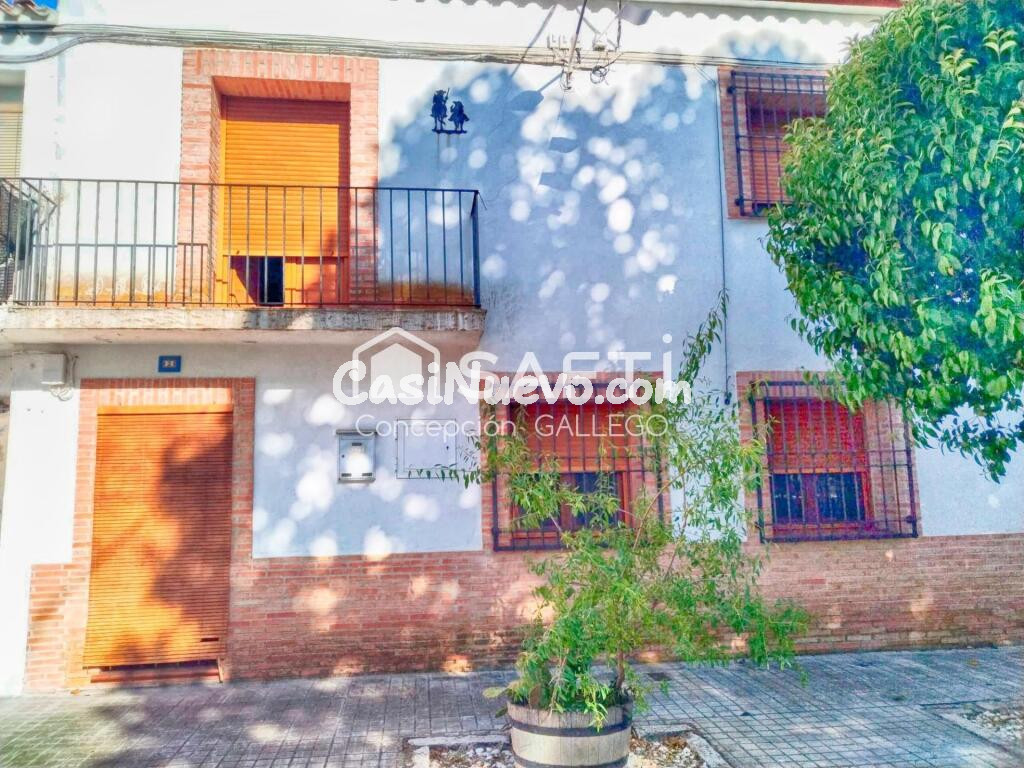 VIVIENDA DISPONIBLE EN CINCO CASAS Sin cobrar comisión al comprador.