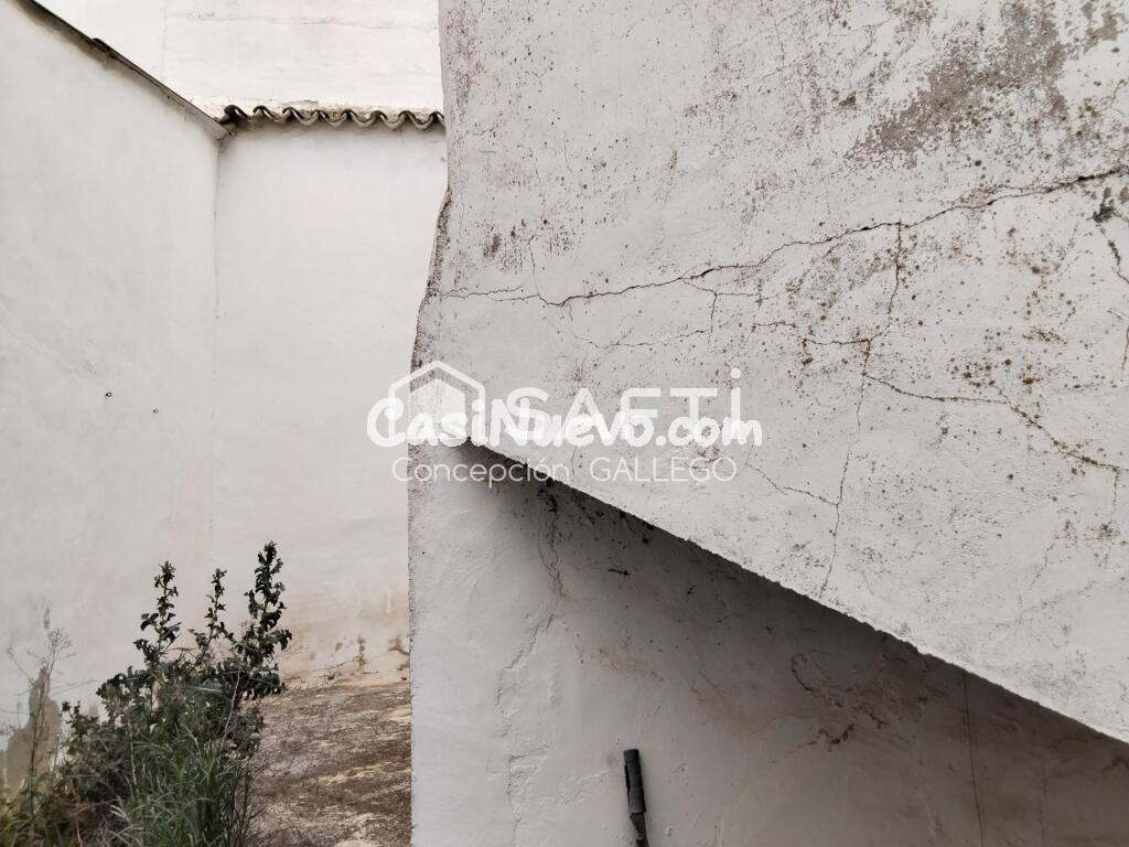 CASA PAREADA EN CAMPO DE CRIPTANA. Sin comisión para el comprador.