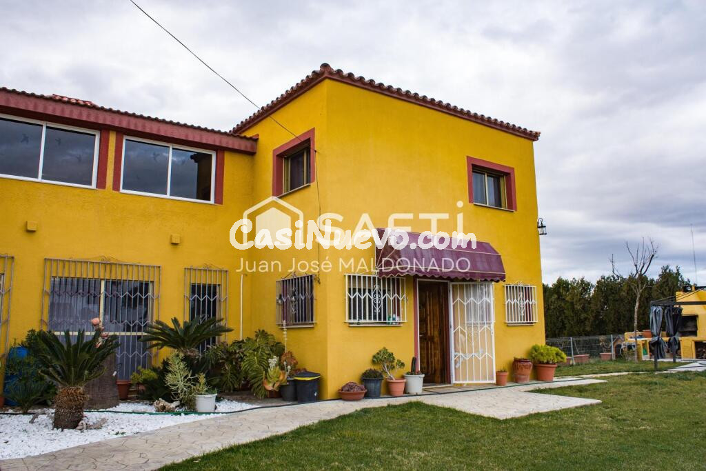 Vive el Mar: Tu Chalet Exclusivo en Benicarló ¡Donde el lujo se funde con la brisa marina!