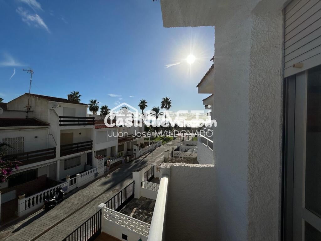 Tu casa junto al mar, donde la playa es tu jardín.