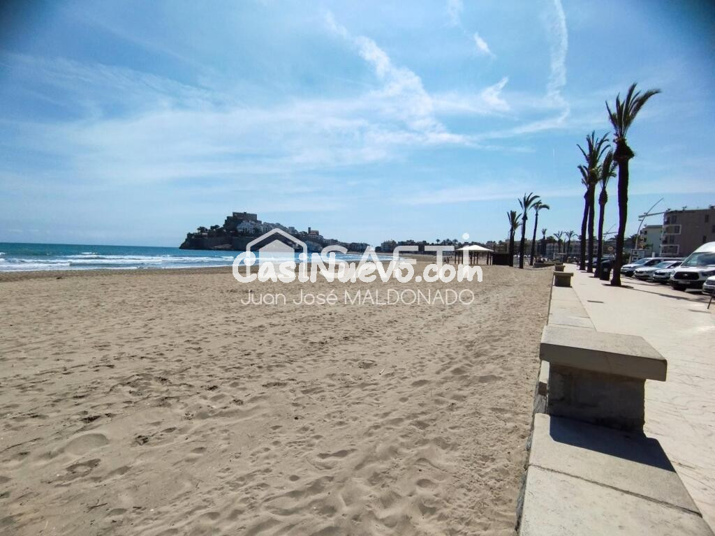 Adosado junto al mar en Peñíscola: estilo y bienestar