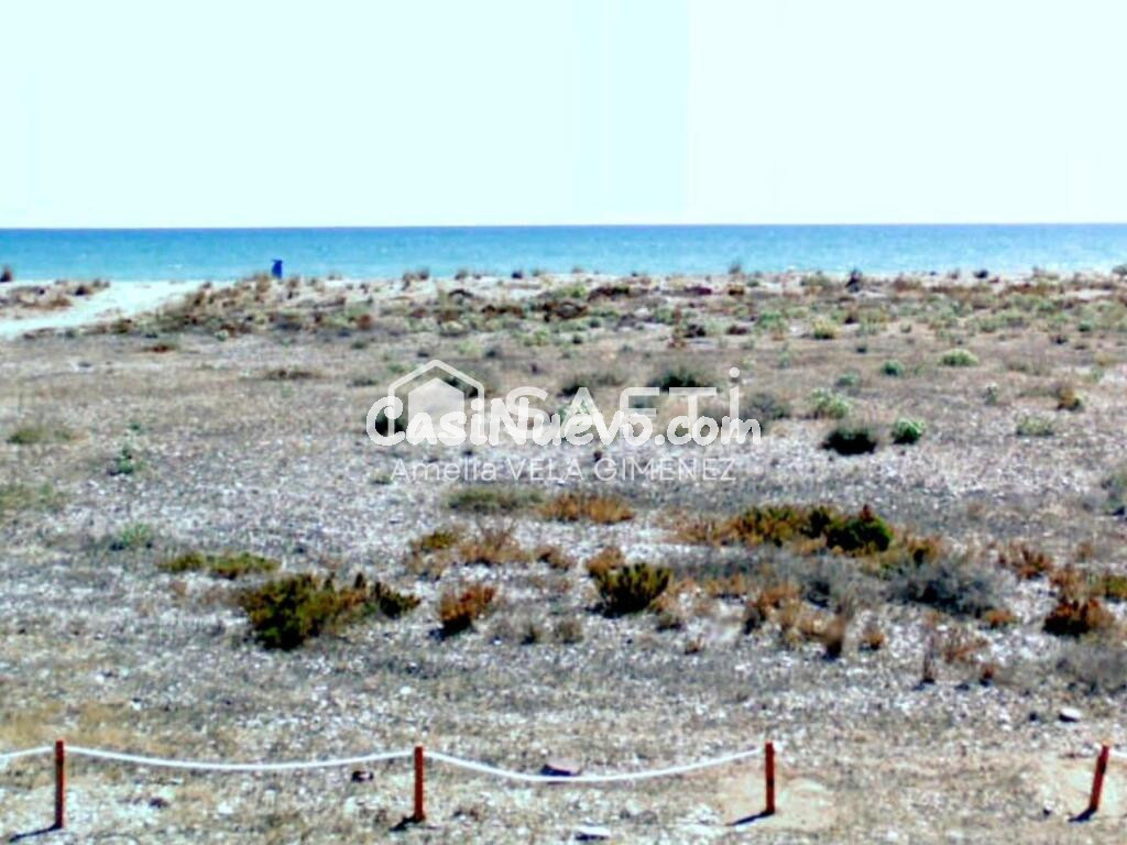 Solar urbano de 1200m en primera línea de Playa