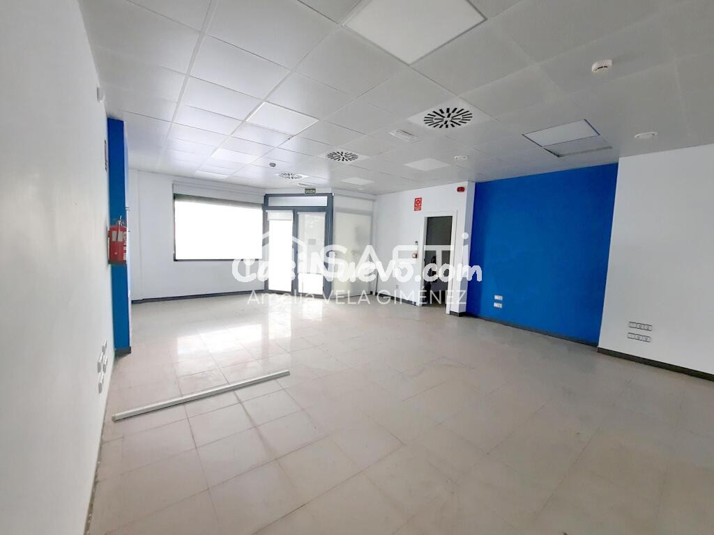 Inmejorable local para tu negocio en Puerto de Sagunto.