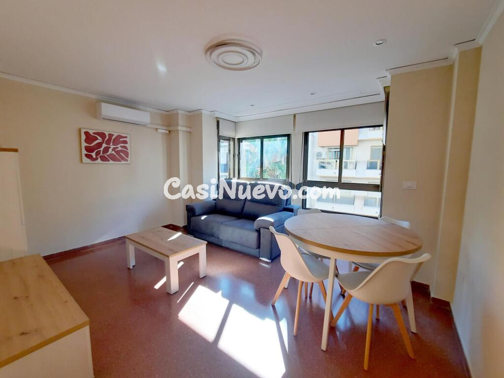 Piso recién reformado y amueblado en pleno centro.