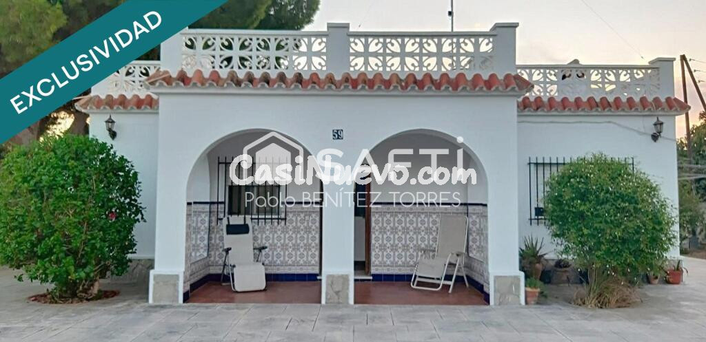 Chalet en parcela de 1200m2 de 15 km de Cádiz!