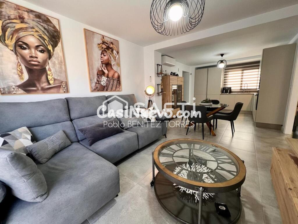 PISO PRACTICAMENTE A ESTRENAR EN PLENO CENTRO DE CHICLANA