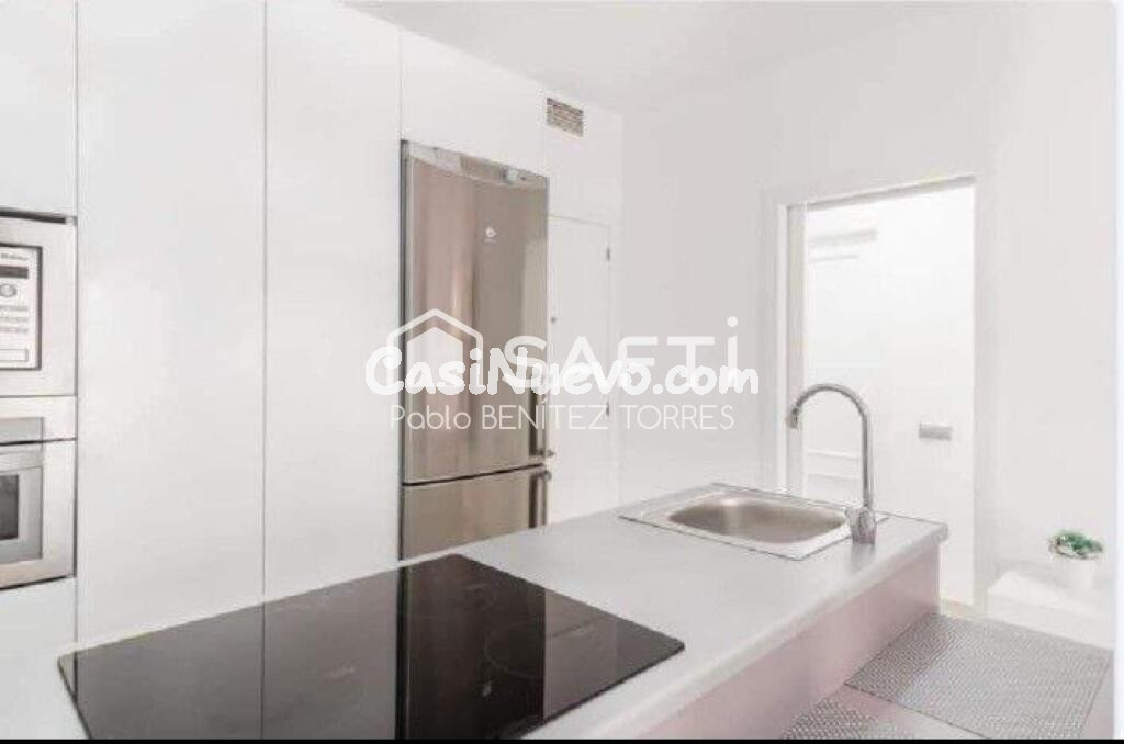 OPORTUNIDAD INMEJORABLE, PISO RECIEN REFORMADO A ESCASOS METROS DE LA PLAYA