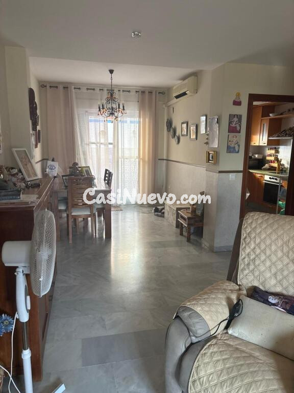 PRECIOSA CASITA ADOSADA EN LA ZONA DE CAMPOSOTO