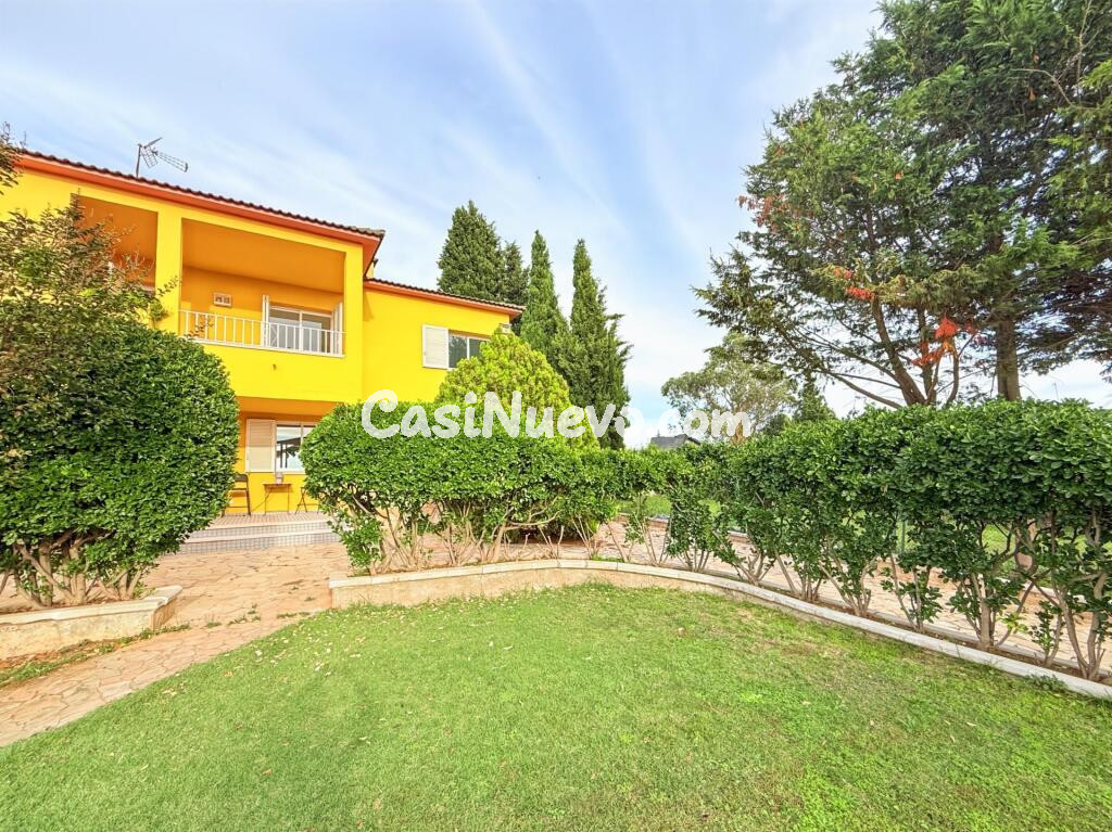 MAGNÍFICA CASA CHALET UNIFAMILIAR EN PIERA.