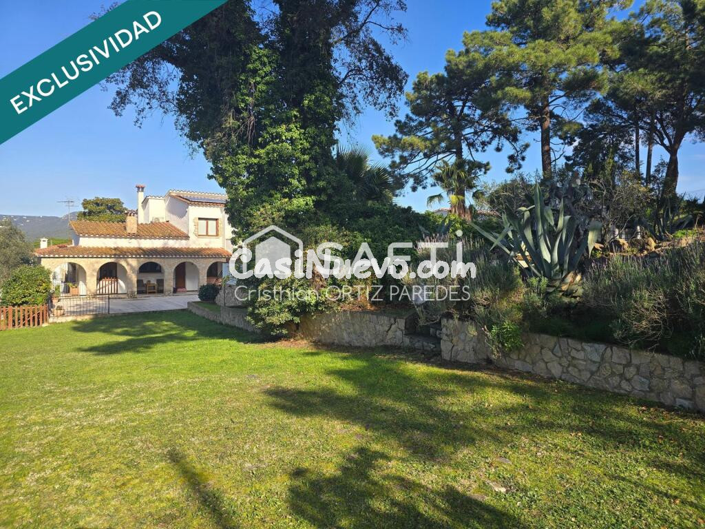 Casa tradicional de 5 habitaciones en una parcela de 2014 m².