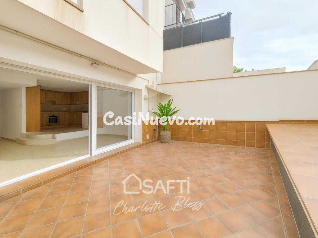 Planta baja en El Castell - Cubelles, con 3 dormitorios