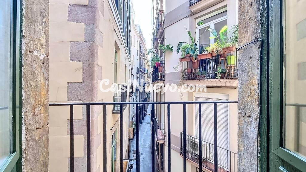 Piso a estrenar a 50 metros de la famosa Plaza Reial