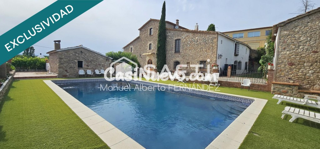 Majestuosa masía histórica