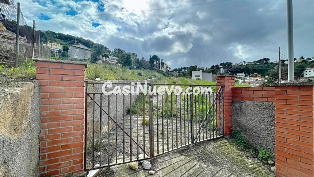 Terreno ideal para vivir y crecer en Canyelles.