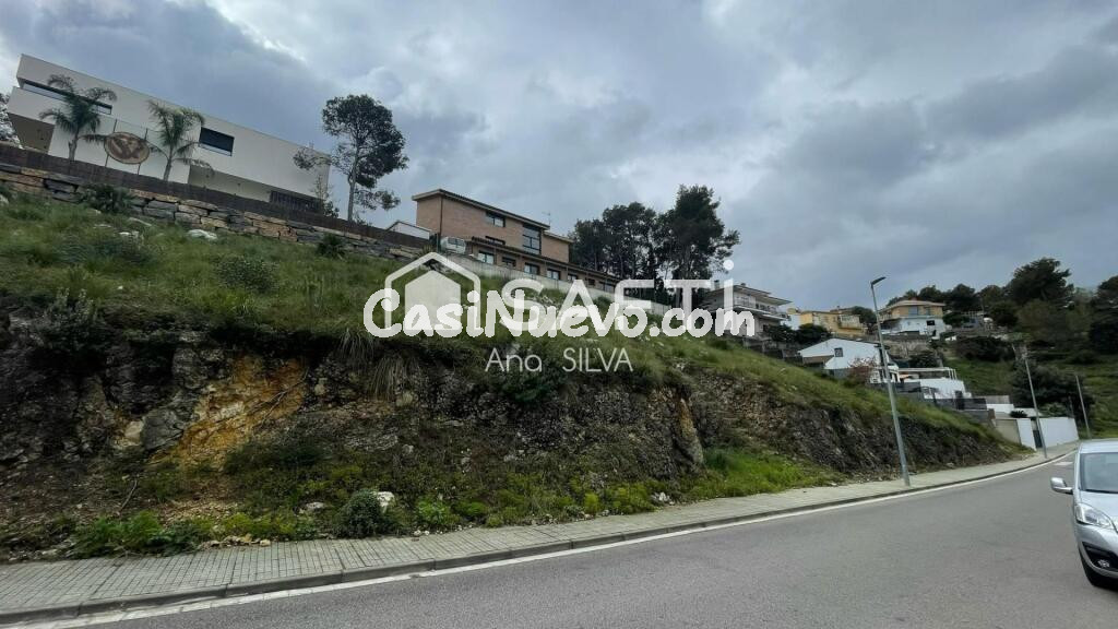 Terreno urbano de 1.275 m² en Canyelles – Calle Beethoven