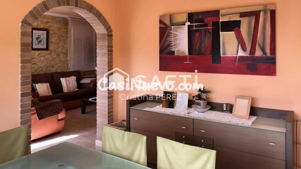 OPORTUNIDAD! Casa unifamiliar con espacio, luz y comodidad