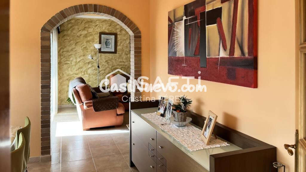 OPORTUNIDAD! Casa unifamiliar con espacio, luz y comodidad