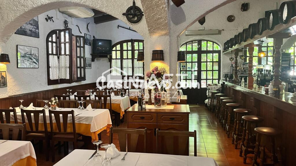 Pineda: Restaurante 50 Años + Parcela Edificable