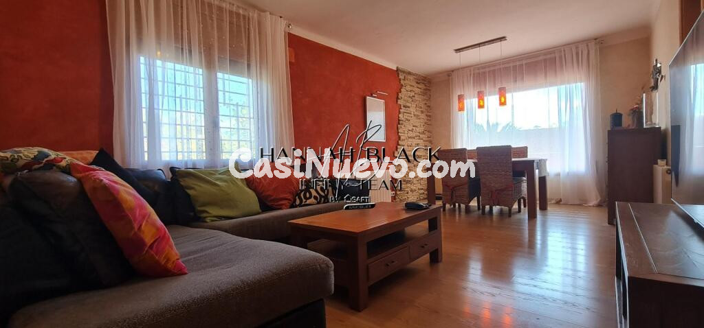 Chalet independiente reformado, con piscina, zonas exteriores, vistas a acantilados, ...