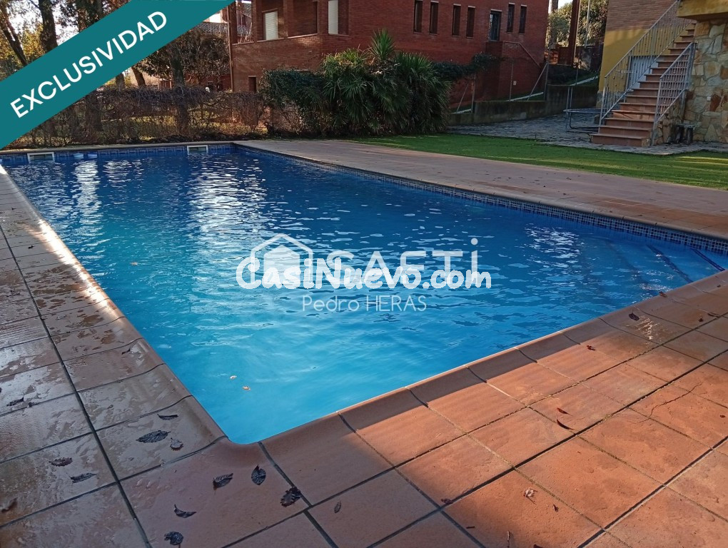 Chalet exclusivo con piscina, 1000 m2 de terreno.