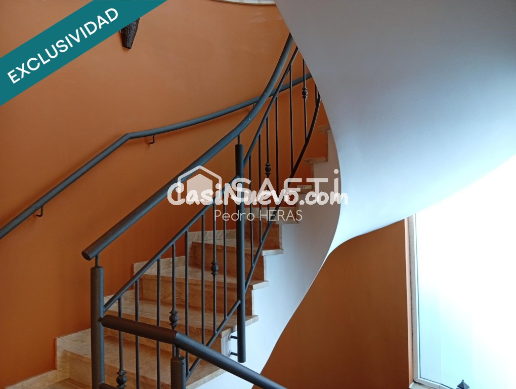 Chalet exclusivo con piscina, 1000 m2 de terreno.