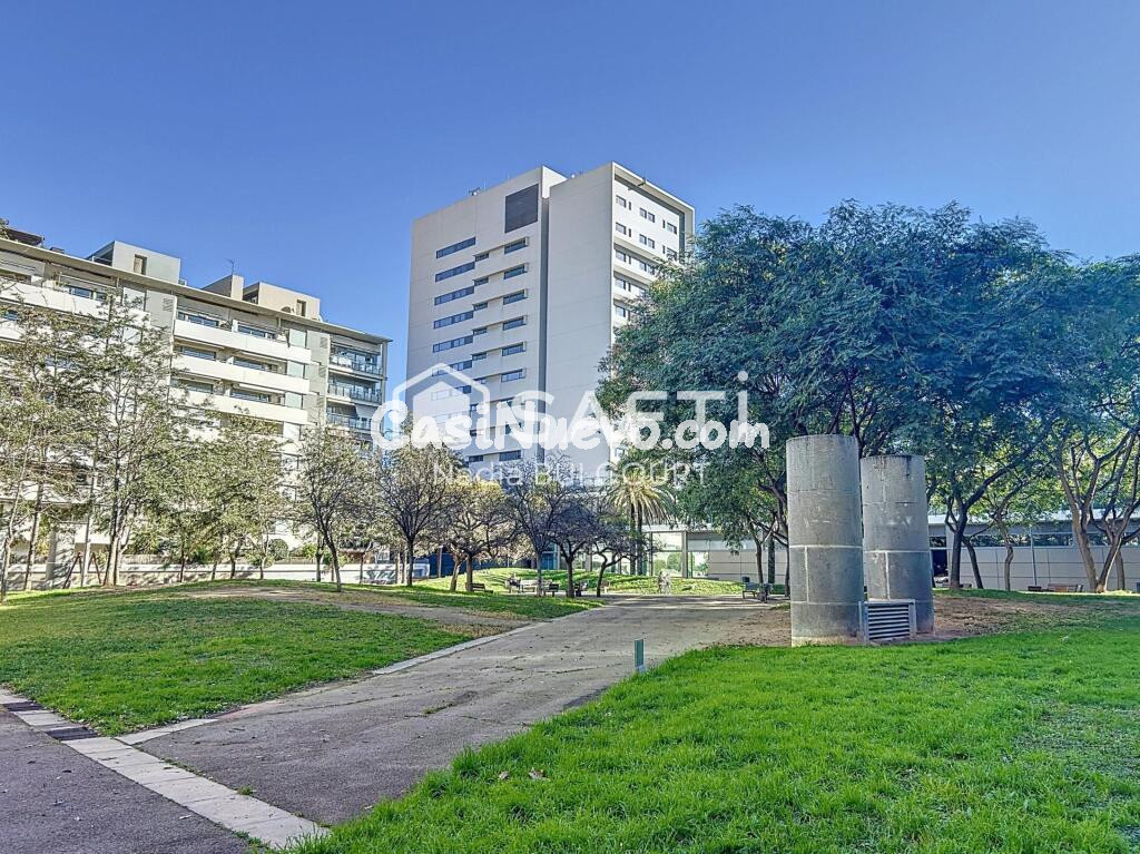 Oportunidad en Passeig del Taulat ! Piso con gran terraza.