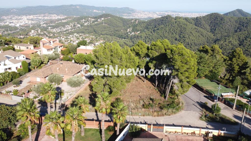 Espectacular terreno plano con vistas a Barcelona