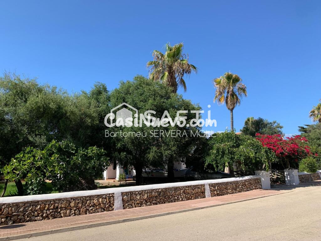 CLÁSICO y GENUINO CHALET EN ZONA TURÍSTICA TRANQUILA Y REPUTADA al oeste DE CIUTADELLA DE MENORCA.