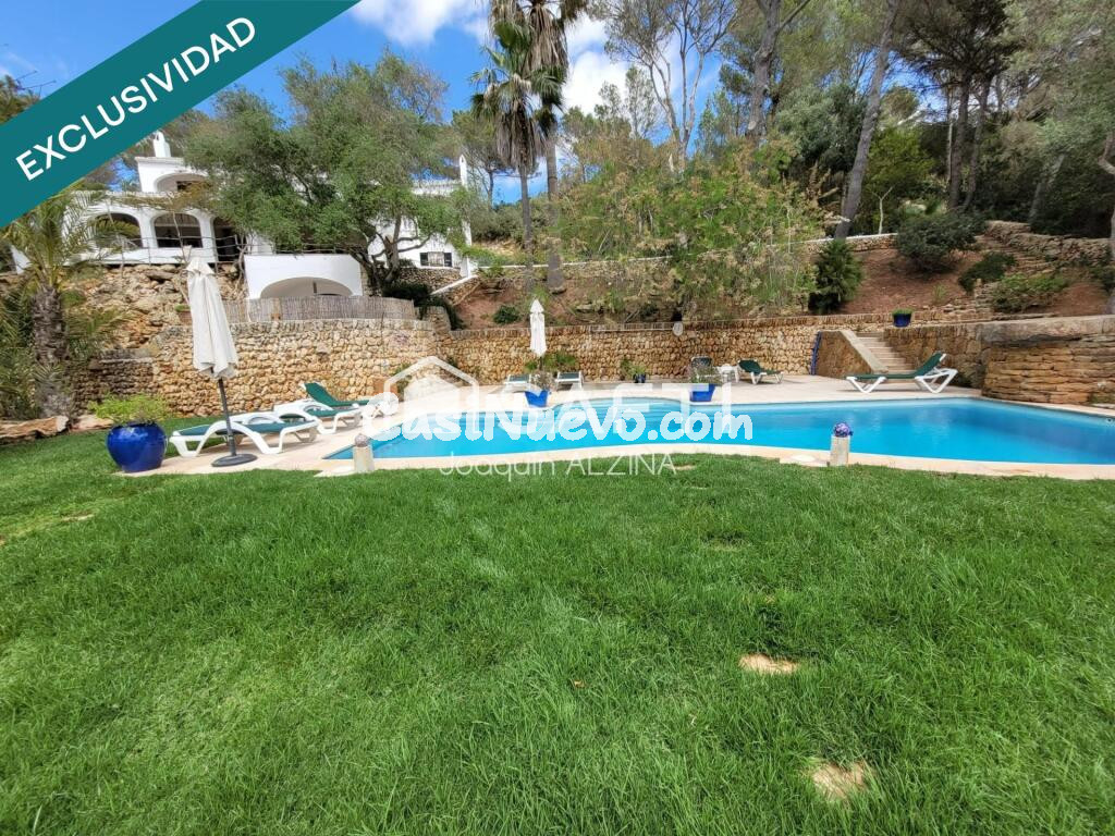 ¡Encantadora propiedad entre pinares en Serra Morena!