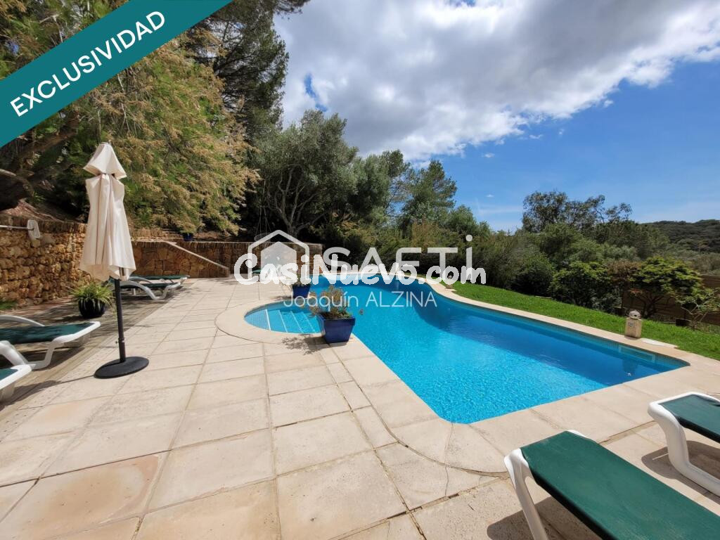 ¡Encantadora propiedad entre pinares en Serra Morena!