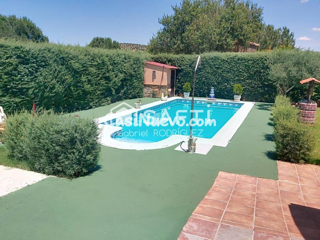 Parcela de recreo con vivienda y piscina privada en Valverde de Leganés (a solo 12 minutos de Badajoz)
