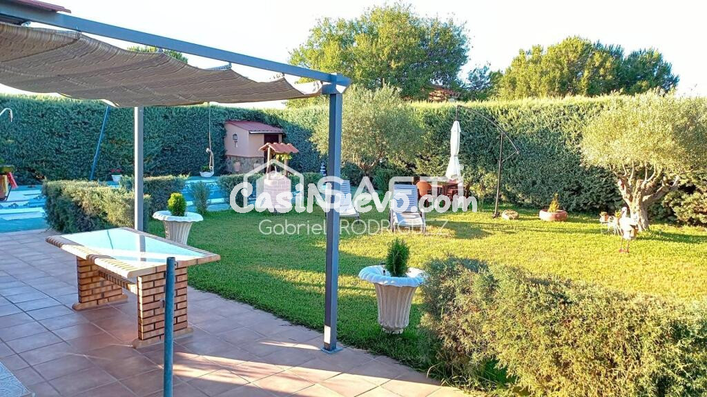 Parcela de recreo con vivienda y piscina privada en Valverde de Leganés (a solo 12 minutos de Badajoz)