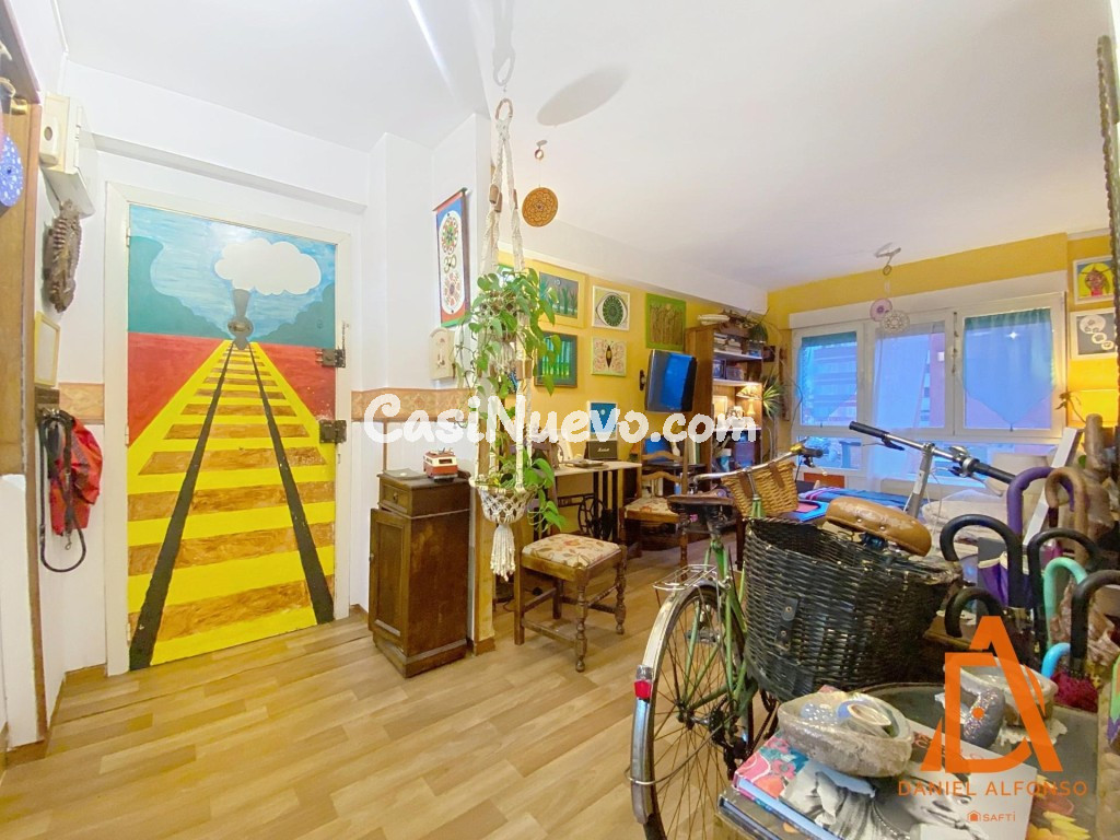 Luz, orientación sur y ubicación inmejorable en el barrio de la arena.