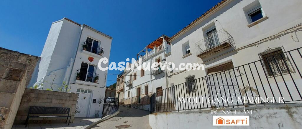 ¡Tu casa integralmente modernizada te espera en el centro histórico de Palma de Gandía!