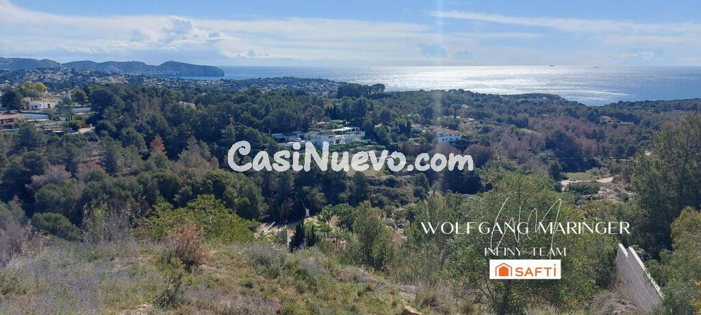 Vistas de Ensueño y Naturaleza Mediterránea: Dos Solares Urbanos en La Fustera, Benissa