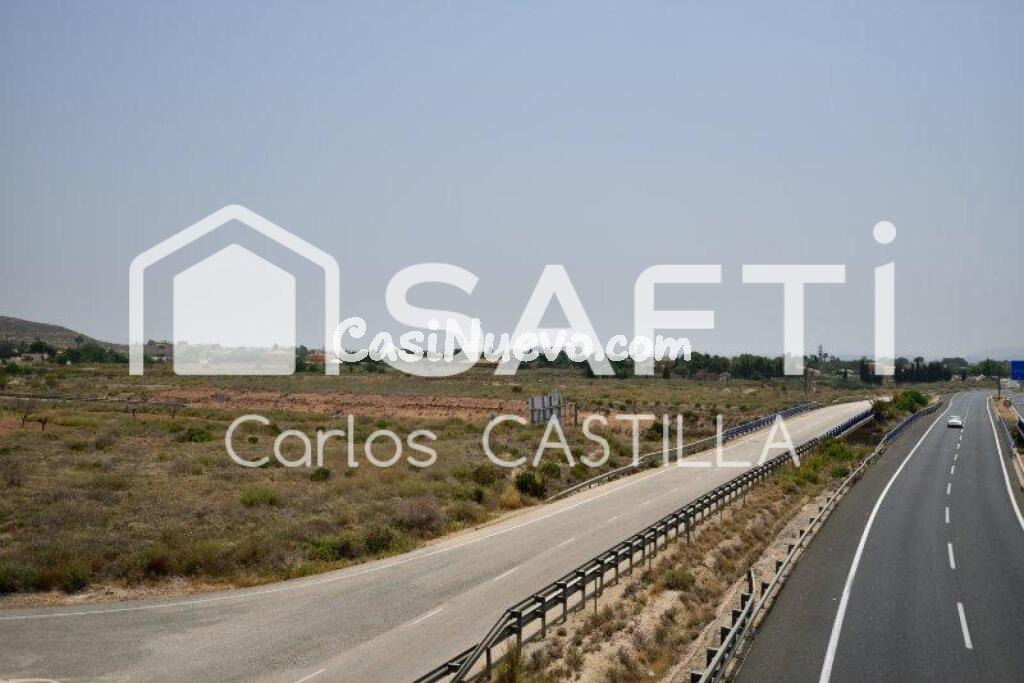 Gran terreno rústico de 12.000m2 perfectamente conectado.