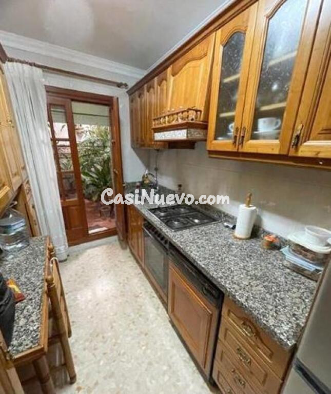 APARTAMENTO DE TRES DORMITORIOS EN VENTA EN CENTRO DE ESTEPONA