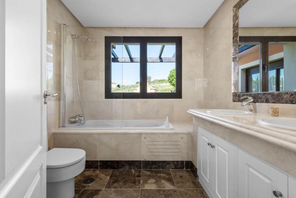 ADOSADOS INDEPENDIENTE SIN AMUEBLAR CON ALTAS CALIDADES - foto 5