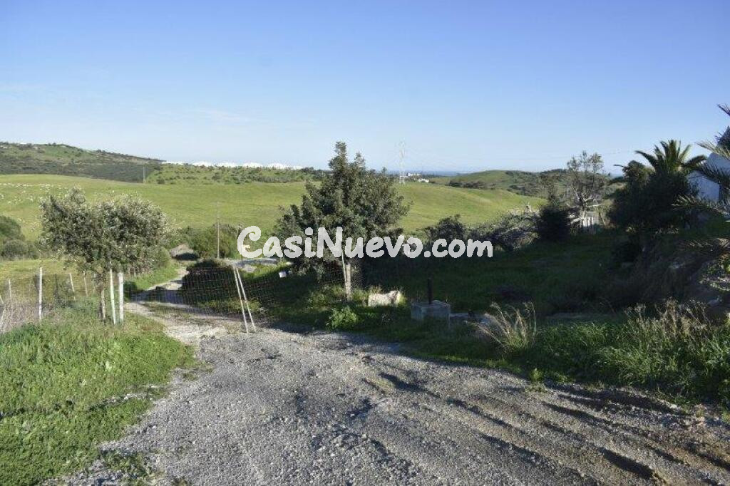 EN VENTA CASA CON TERRENO EN CASARES