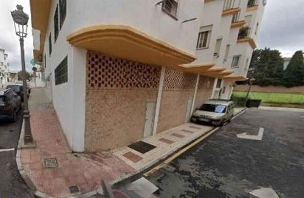 ESTUPENDO LOCAL EN BRUTO CON BUENA SITUACIÓN, ¡VENGA A VERLO - foto 4